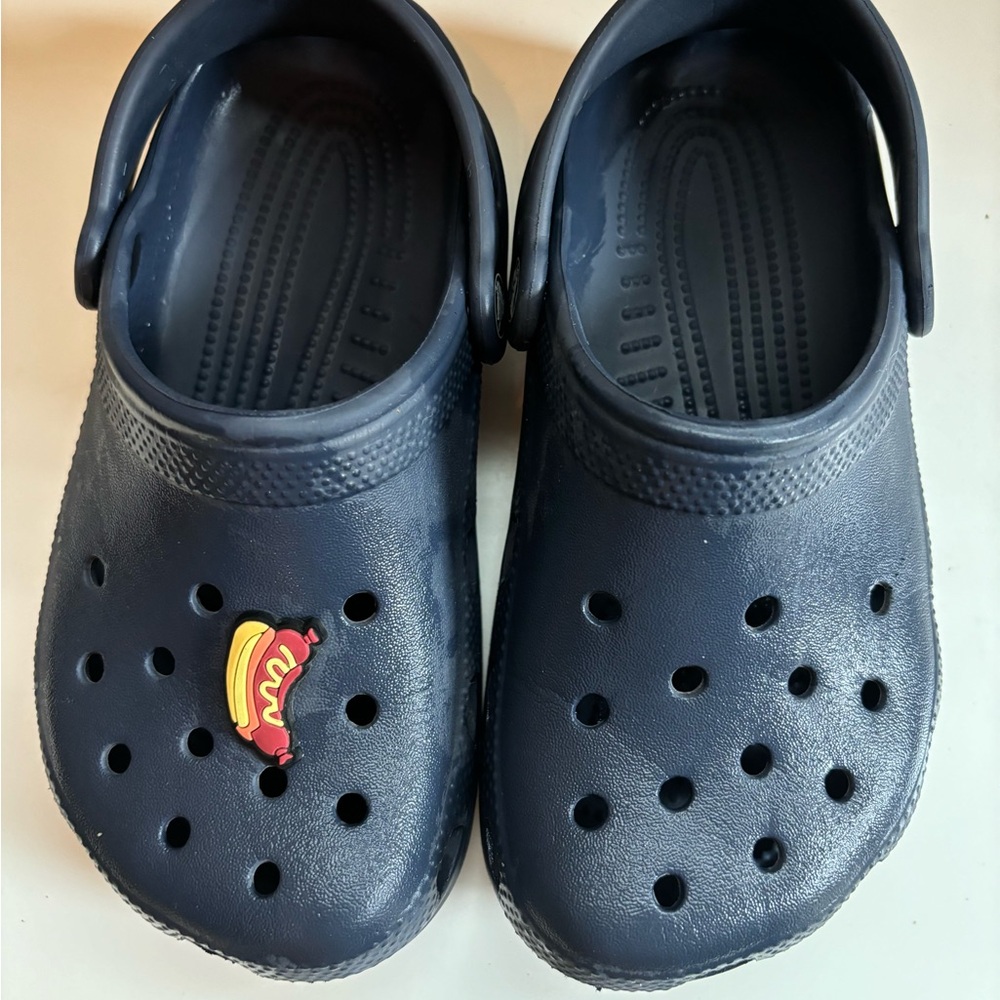 Kids navy Crocs size J1, fits approx US 13